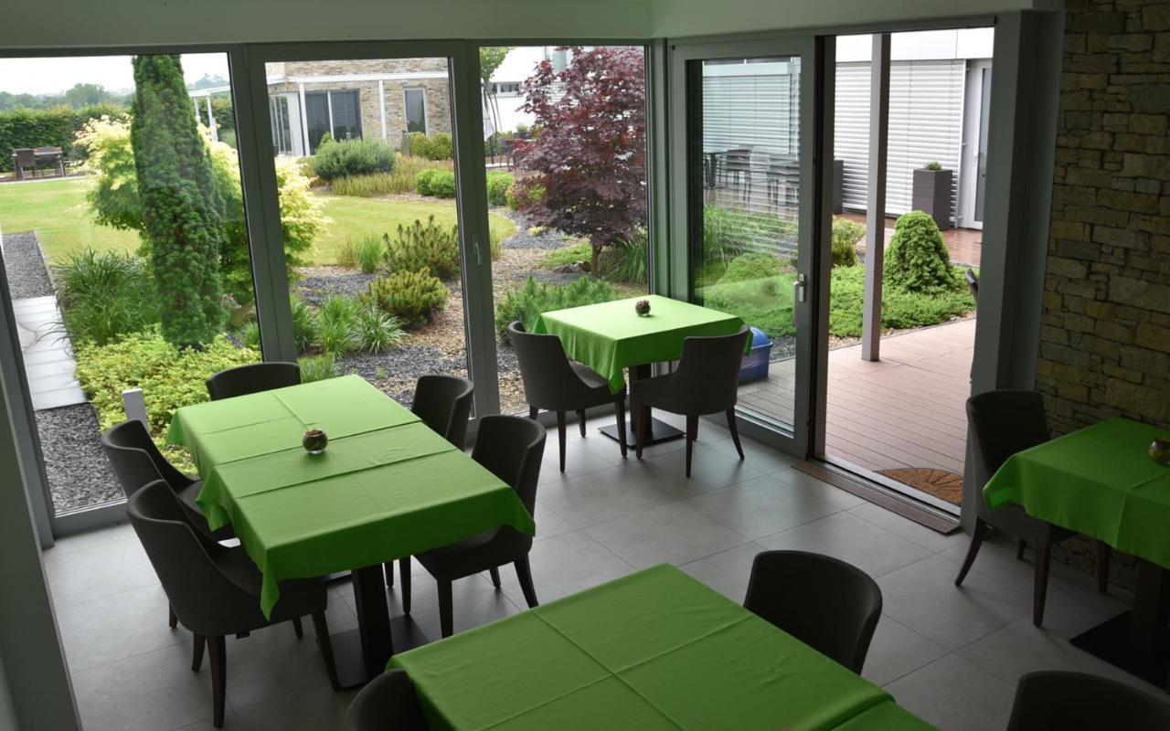 Hotel Harmony Medical & Wellness-Free Parking, 1,8Km From The Center Kromeriz Ngoại thất bức ảnh