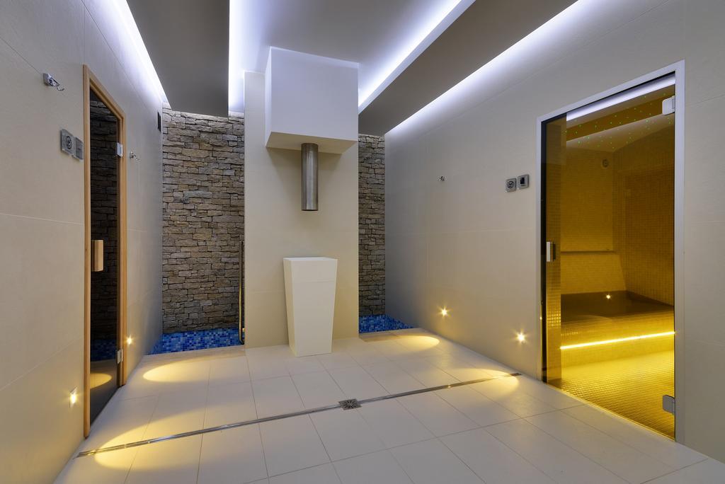 Hotel Harmony Medical & Wellness-Free Parking, 1,8Km From The Center Kromeriz Ngoại thất bức ảnh