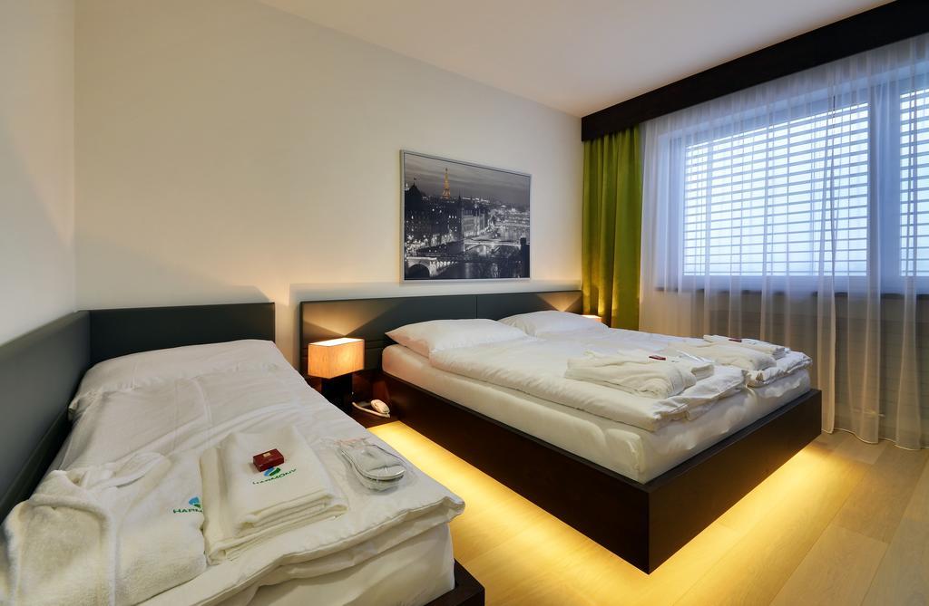 Hotel Harmony Medical & Wellness-Free Parking, 1,8Km From The Center Kromeriz Phòng bức ảnh