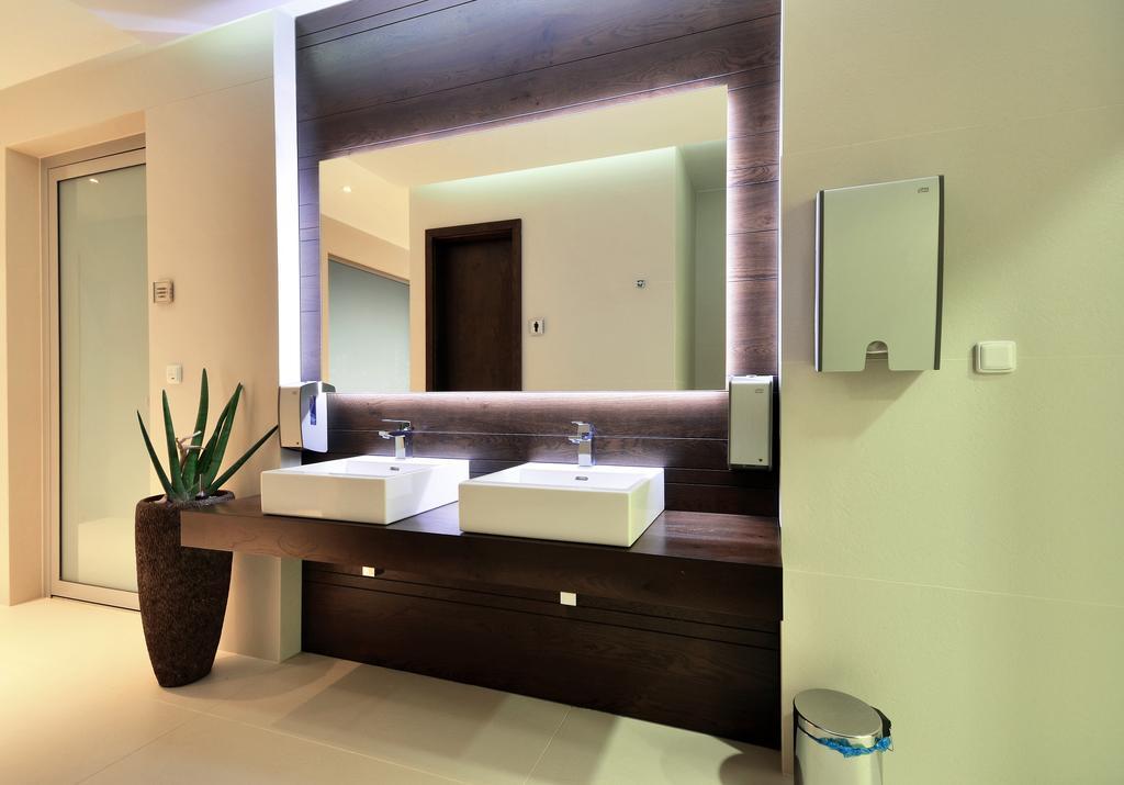 Hotel Harmony Medical & Wellness-Free Parking, 1,8Km From The Center Kromeriz Ngoại thất bức ảnh