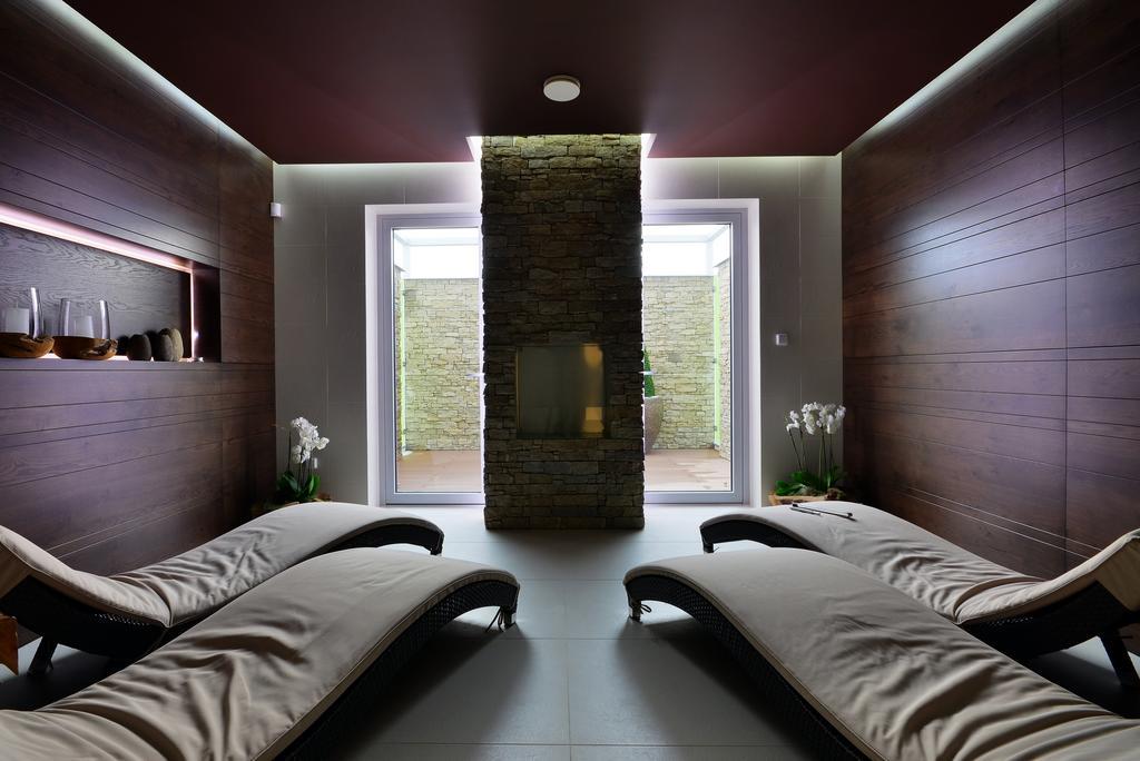 Hotel Harmony Medical & Wellness-Free Parking, 1,8Km From The Center Kromeriz Ngoại thất bức ảnh