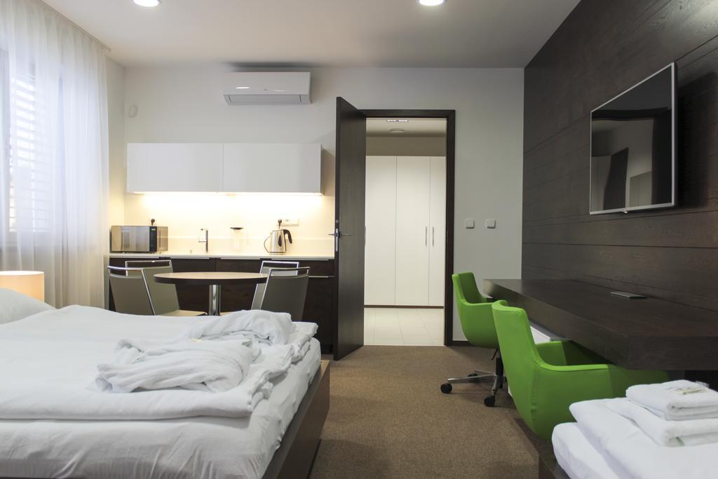 Hotel Harmony Medical & Wellness-Free Parking, 1,8Km From The Center Kromeriz Ngoại thất bức ảnh