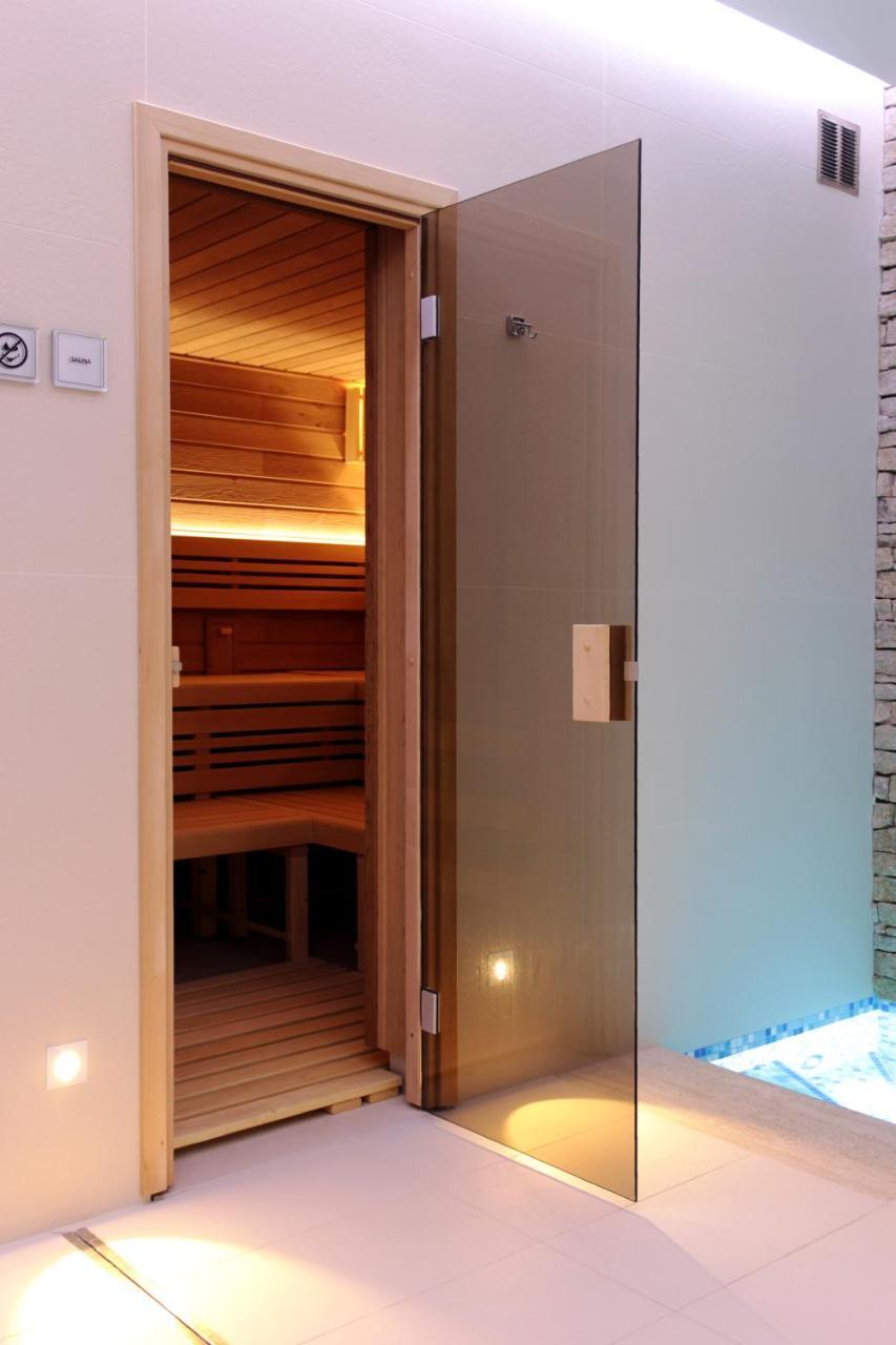 Hotel Harmony Medical & Wellness-Free Parking, 1,8Km From The Center Kromeriz Ngoại thất bức ảnh