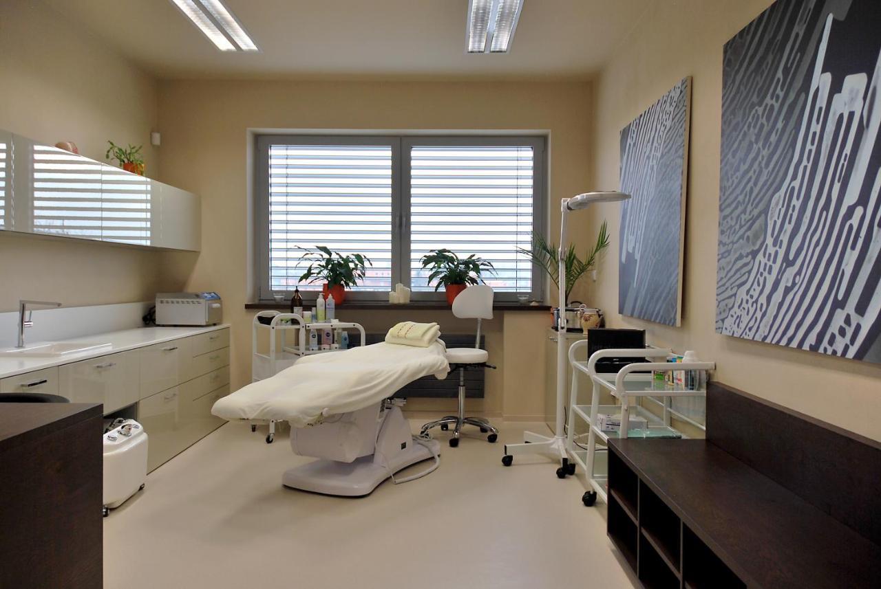 Hotel Harmony Medical & Wellness-Free Parking, 1,8Km From The Center Kromeriz Ngoại thất bức ảnh